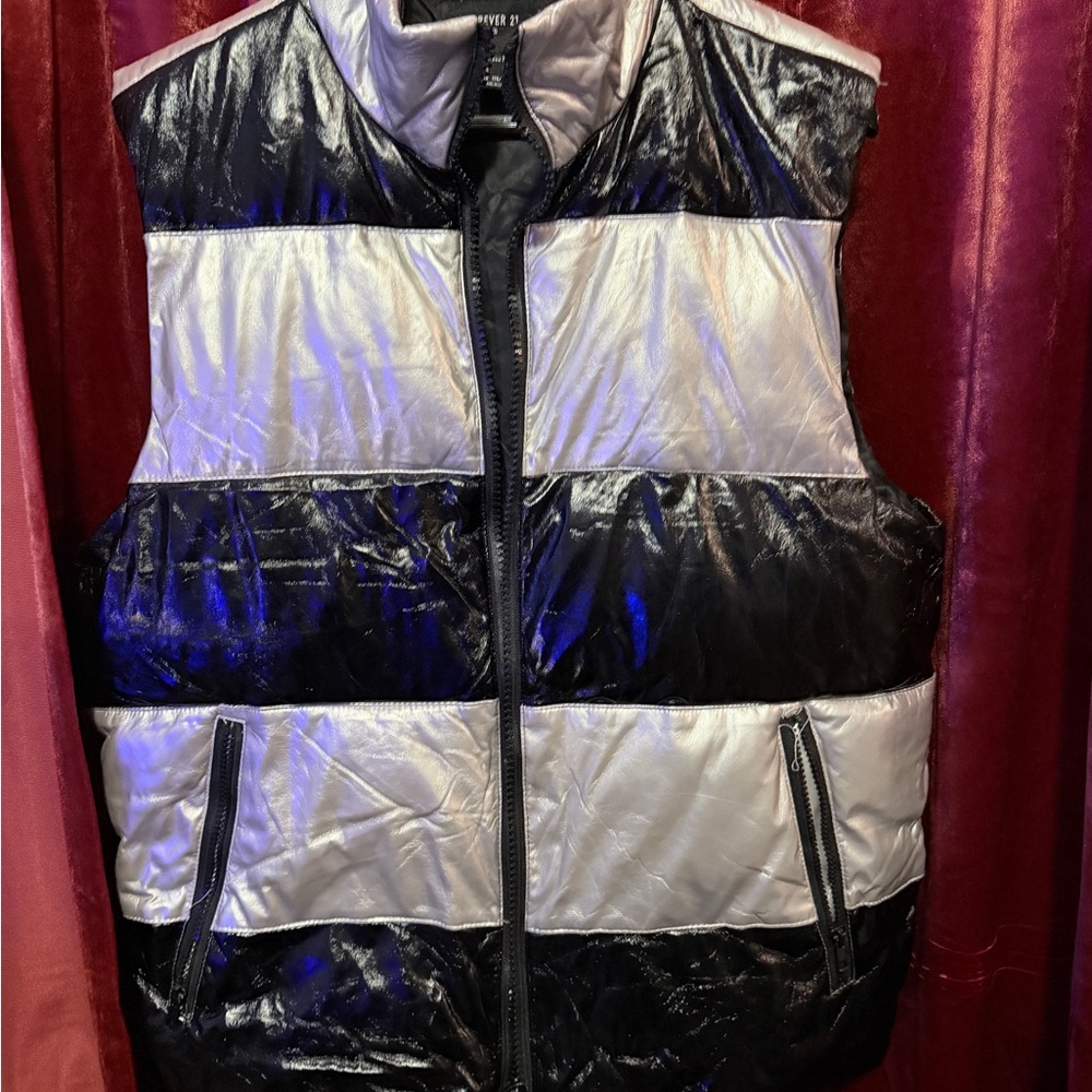 Forever 21 Black and White Men's Puffer Vest